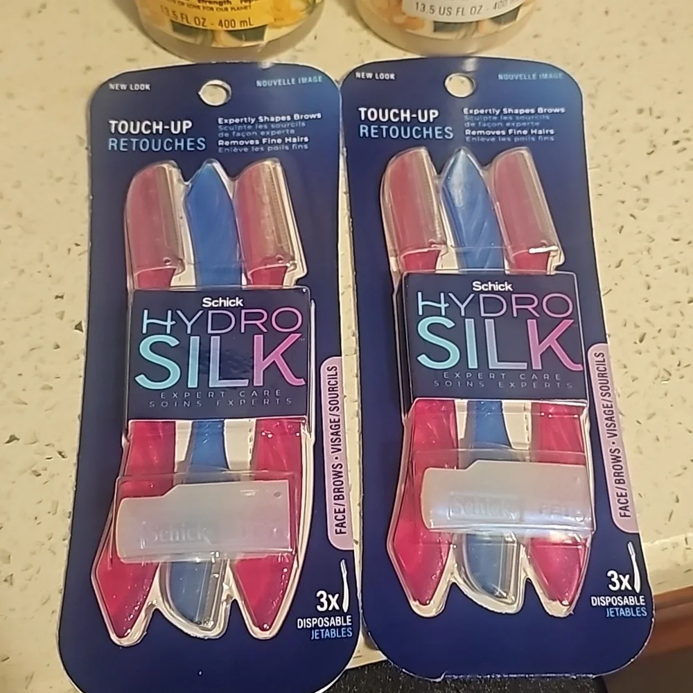 Shampoo/Conditioner,  Toothpaste, and Razor Bundle - Picture 5 of 5